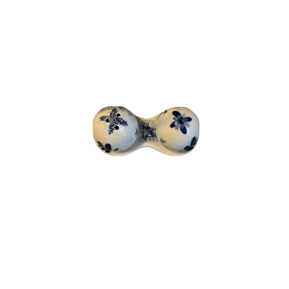 vintage delft blue holland salt and pepper shakers with base